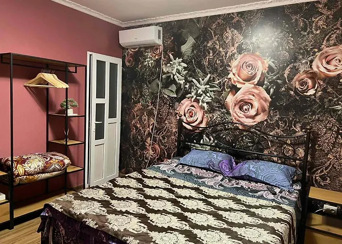 Golden Rose Room