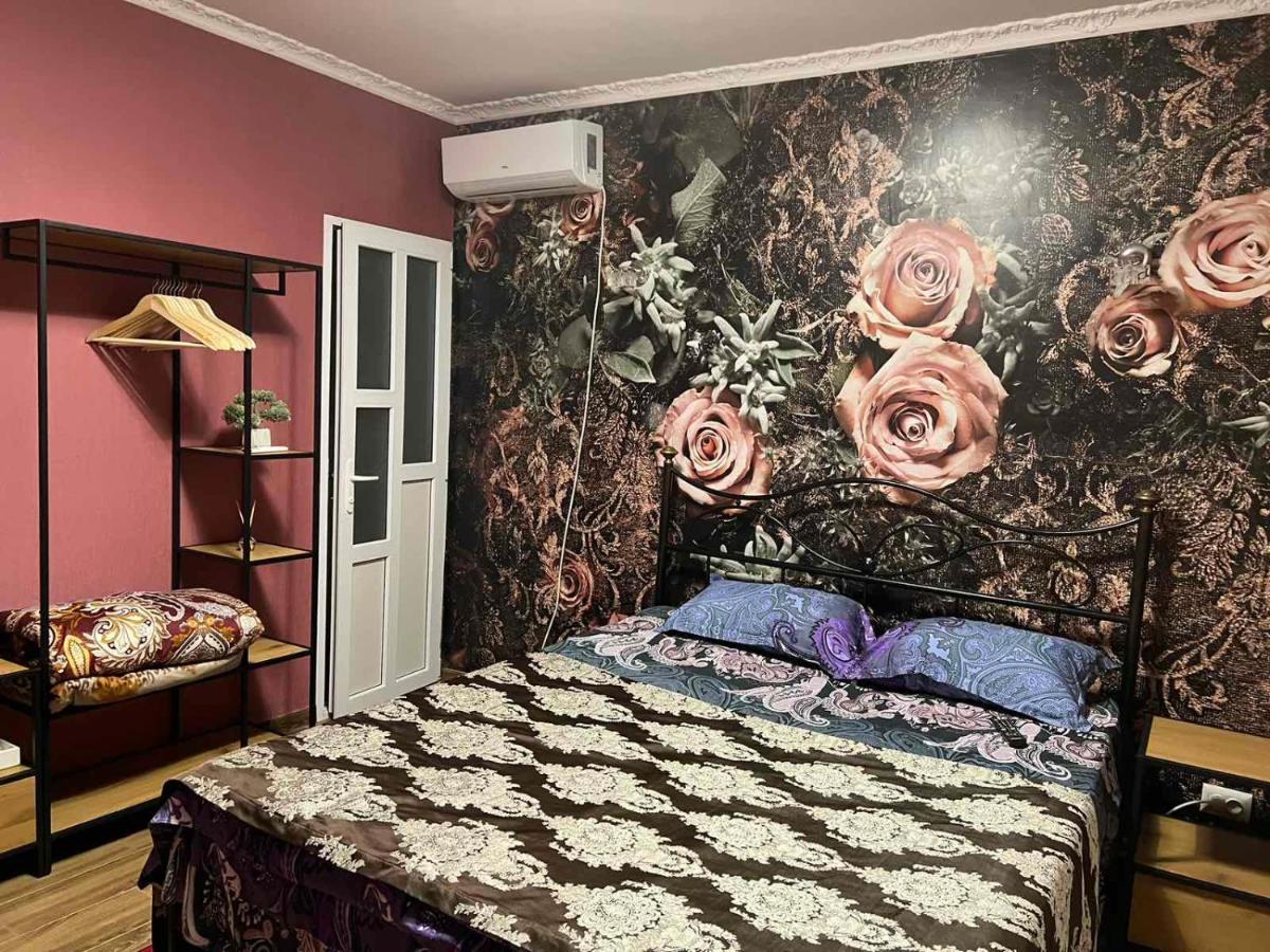 Gazde/Camere de închiriat Golden Rose