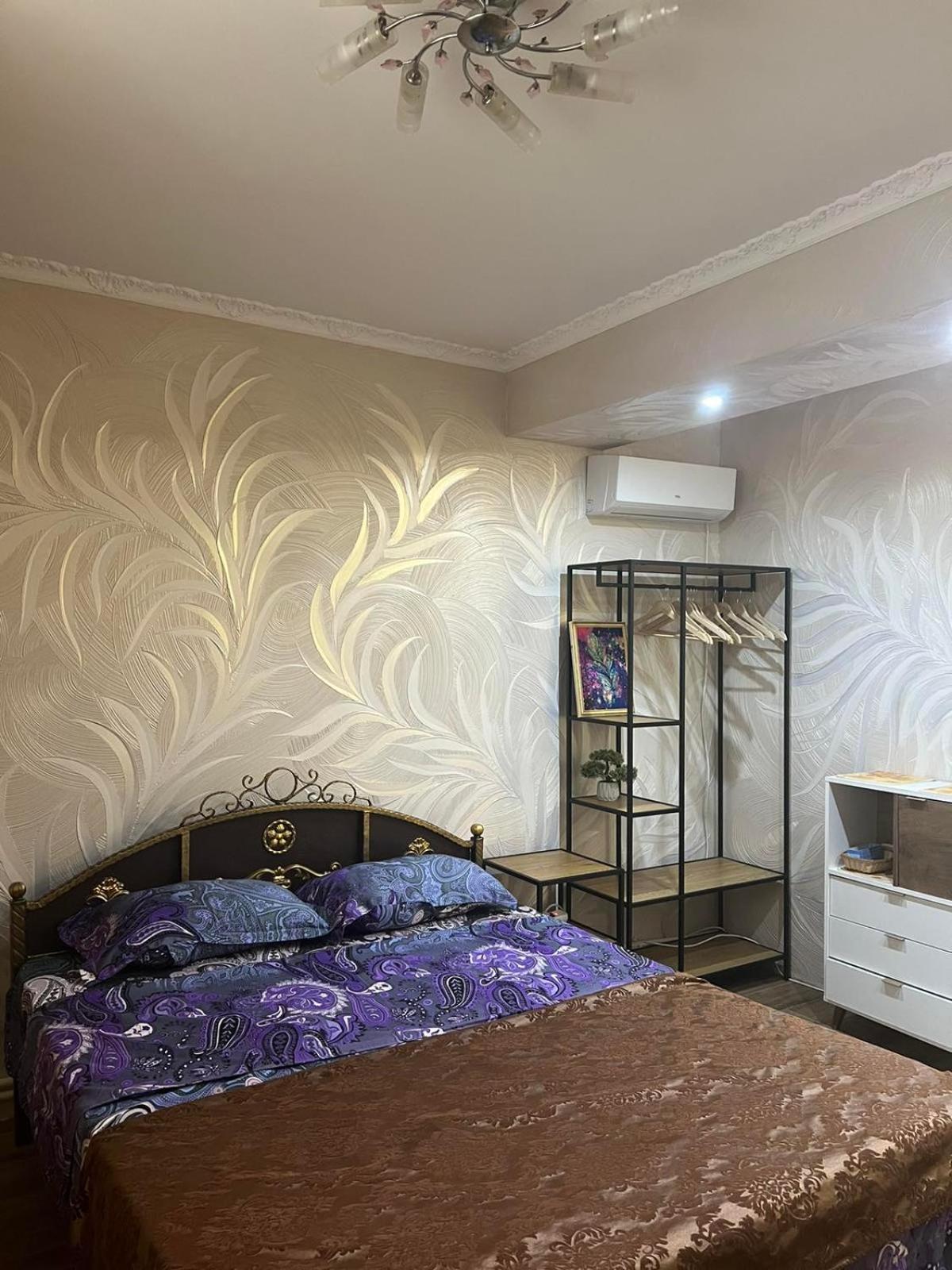 Gazde/Camere de închiriat Golden Rose