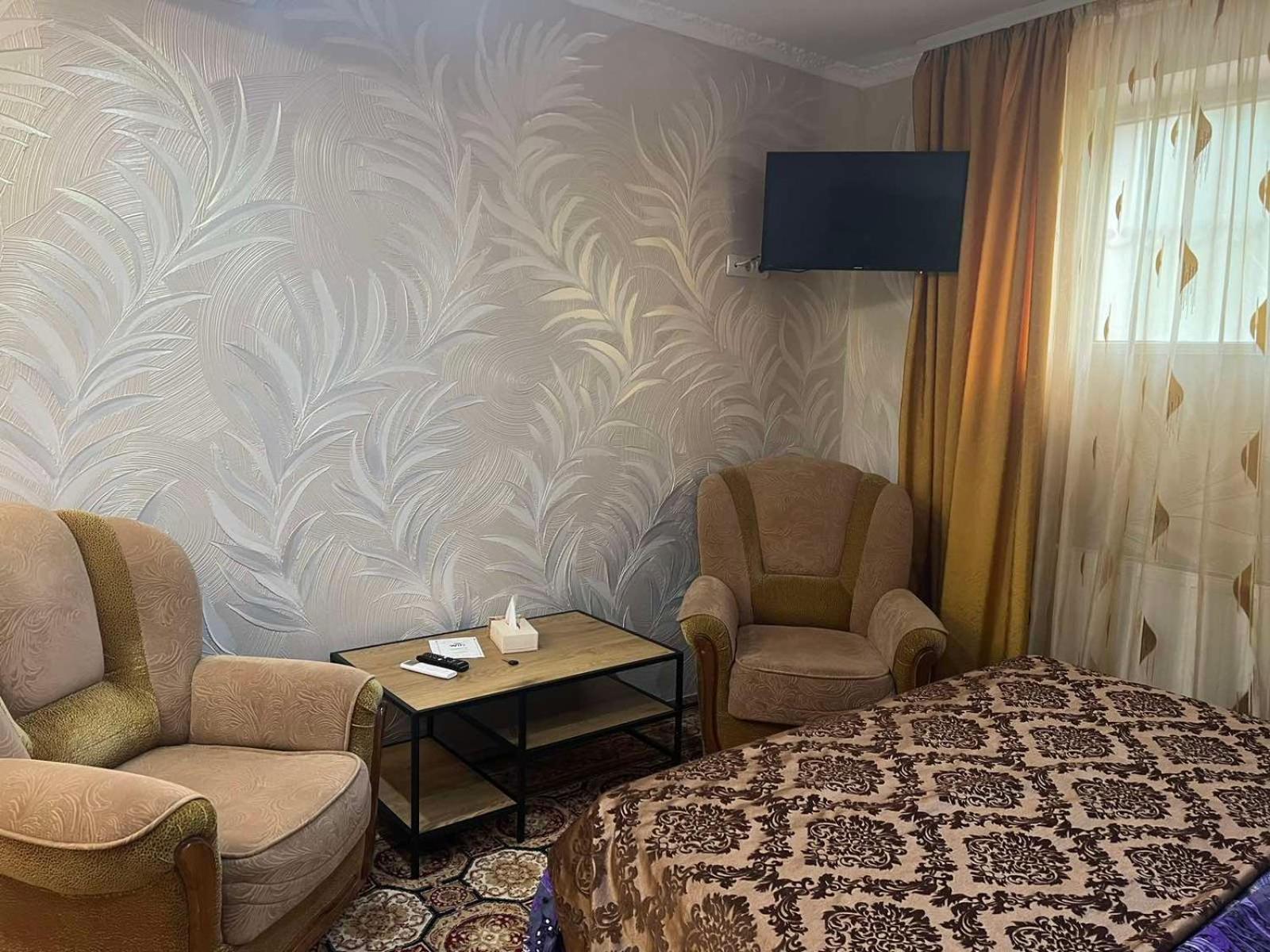 Golden Rose Gazde/Camere de închiriat *